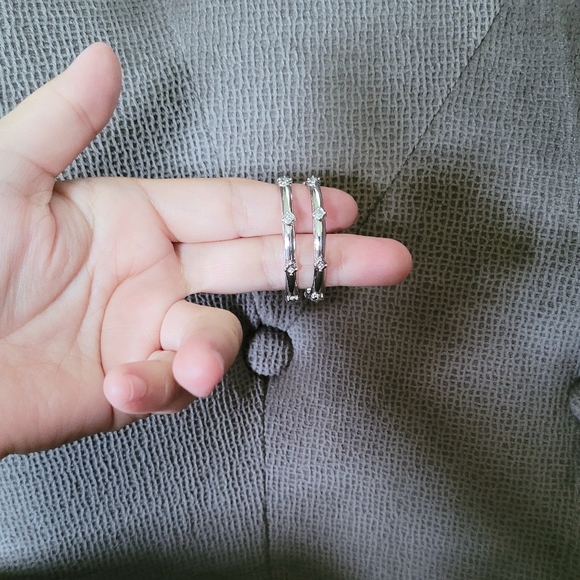 Kendra Scott "Joelle" Silver🤍 Hoop Earrings With White Crystals💎 - Picture 15 of 16